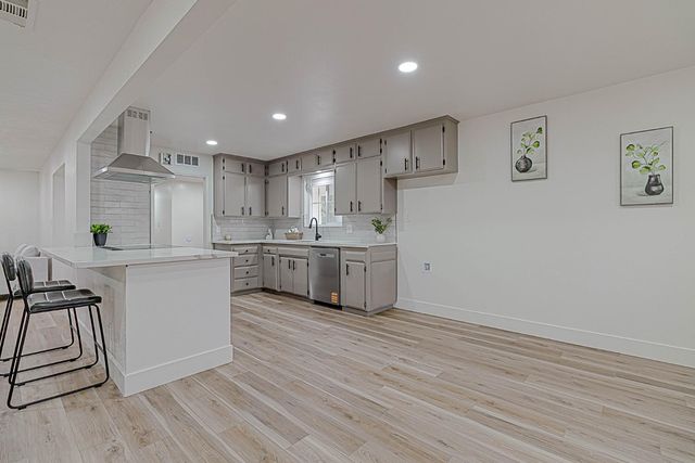 5729 N Bond Street, Fresno, CA 93710