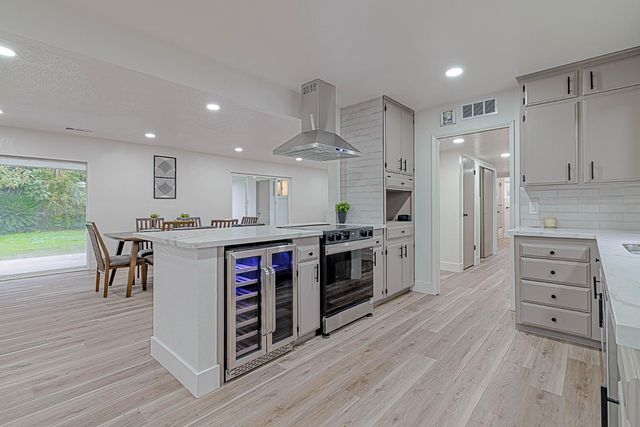 5729 N Bond Street, Fresno, CA 93710