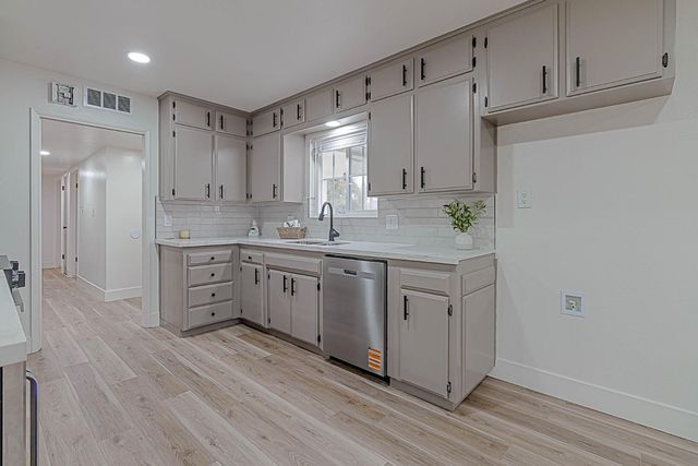 5729 N Bond Street, Fresno, CA 93710