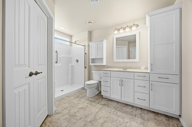 412 38th Avenue E, West Fargo, ND 58078