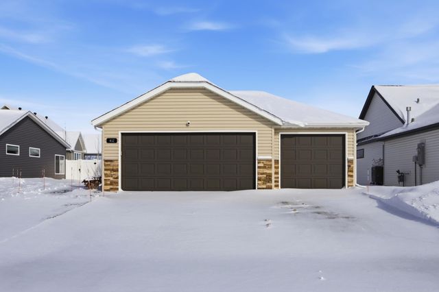 412 38th Avenue E, West Fargo, ND 58078