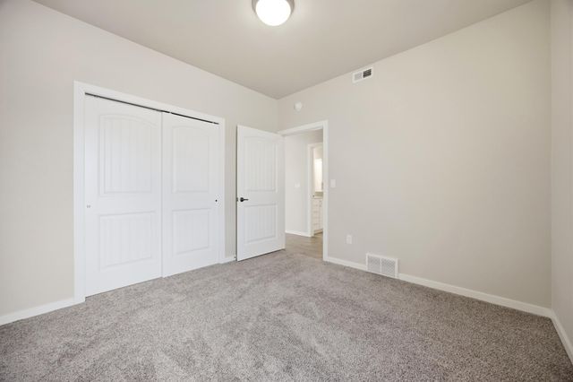 412 38th Avenue E, West Fargo, ND 58078