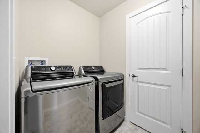 412 38th Avenue E, West Fargo, ND 58078