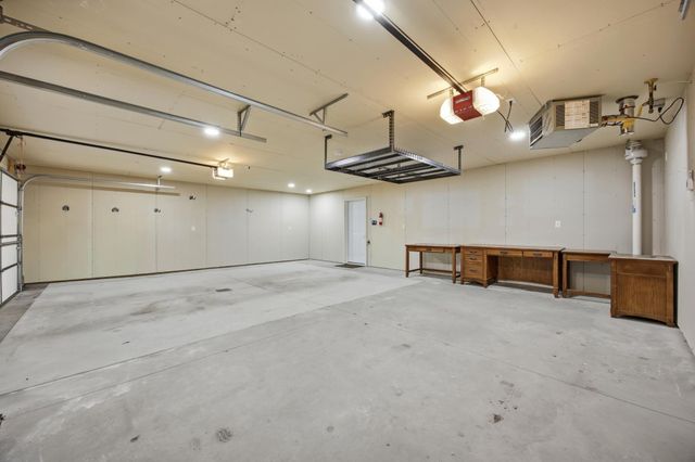 412 38th Avenue E, West Fargo, ND 58078