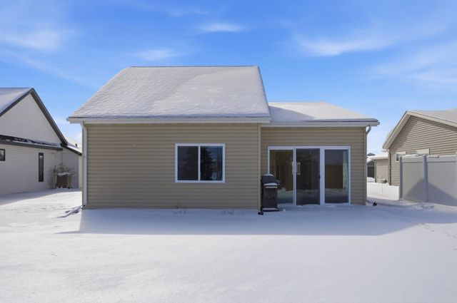 412 38th Avenue E, West Fargo, ND 58078