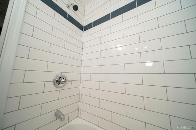 24300 Simmons Avenue, Southfield, MI 48033