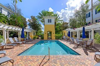 1970 S Dixie Highway R2, West Palm Beach, FL 33401