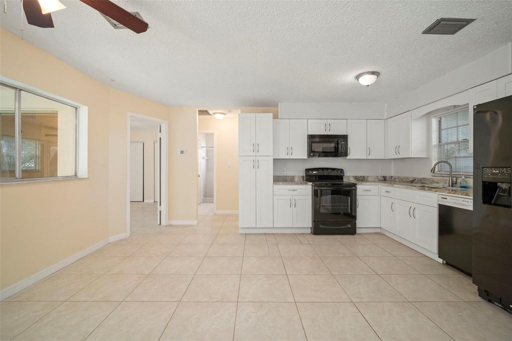 Image 11 of property listing at 6313 FLAMINGO DRIVE, Apollo Beach, FL 33572