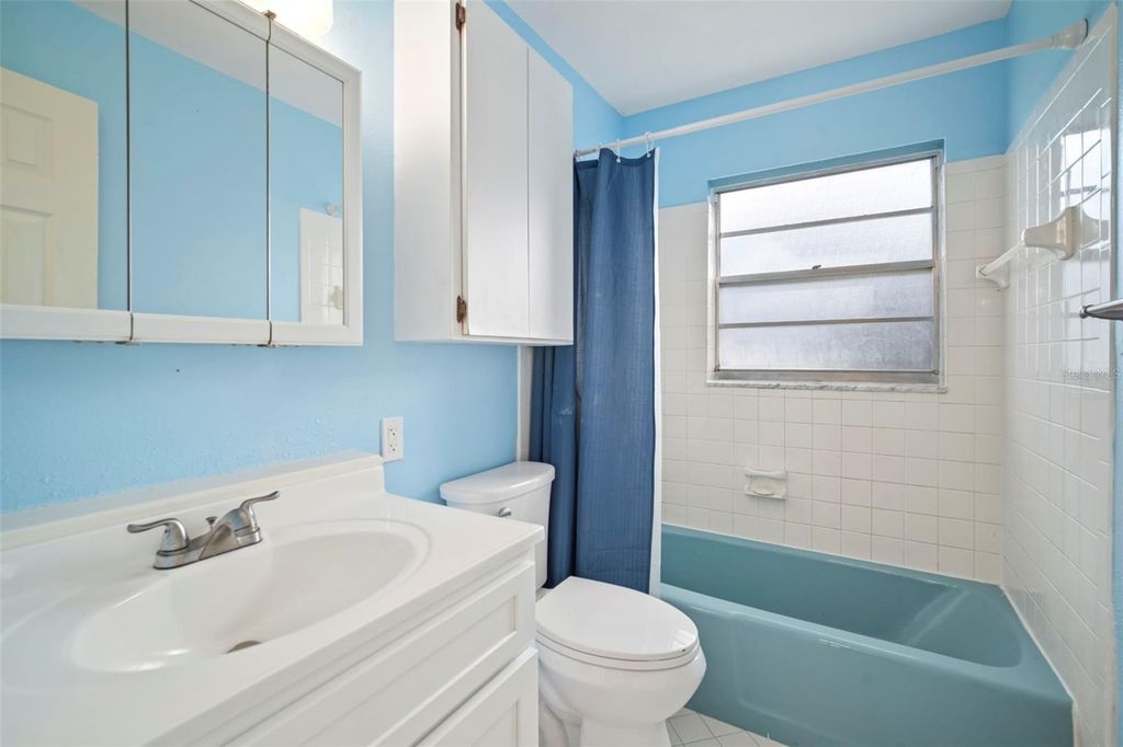 Image 25 of property listing at 6313 FLAMINGO DRIVE, Apollo Beach, FL 33572