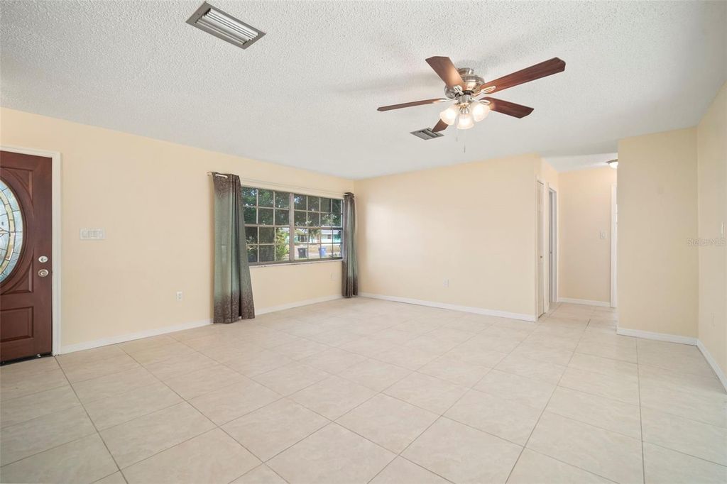 Image 4 of property listing at 6313 FLAMINGO DRIVE, Apollo Beach, FL 33572