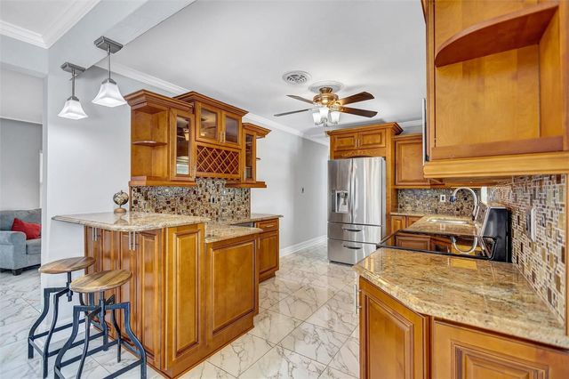 3890 BENSON AVENUE N, St Petersburg, FL 33713