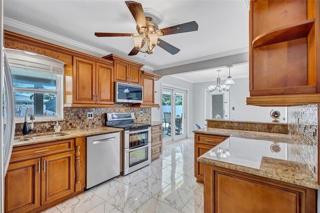 3890 BENSON AVENUE N, St Petersburg, FL 33713