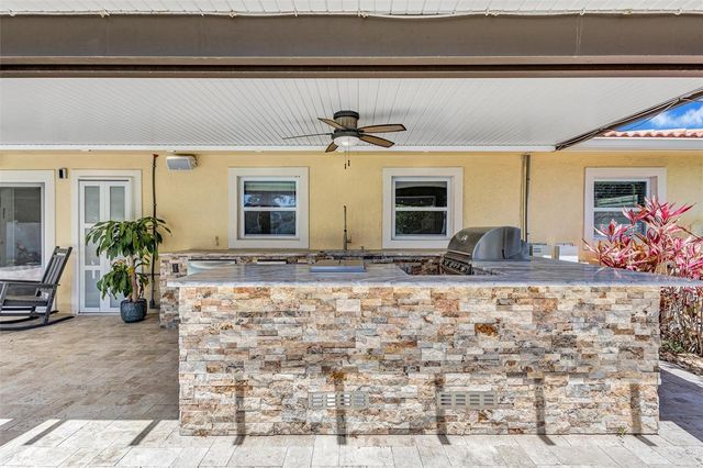 3890 BENSON AVENUE N, St Petersburg, FL 33713