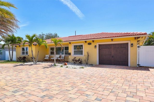 3890 BENSON AVENUE N, St Petersburg, FL 33713