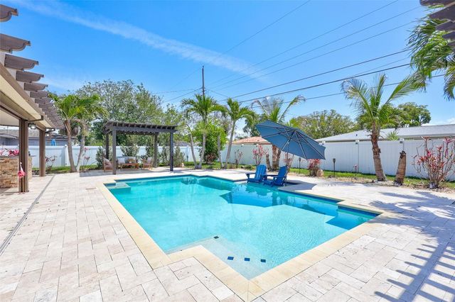 3890 BENSON AVENUE N, St Petersburg, FL 33713