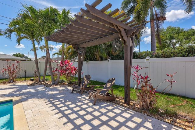 3890 BENSON AVENUE N, St Petersburg, FL 33713