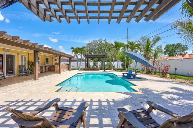 3890 BENSON AVENUE N, St Petersburg, FL 33713