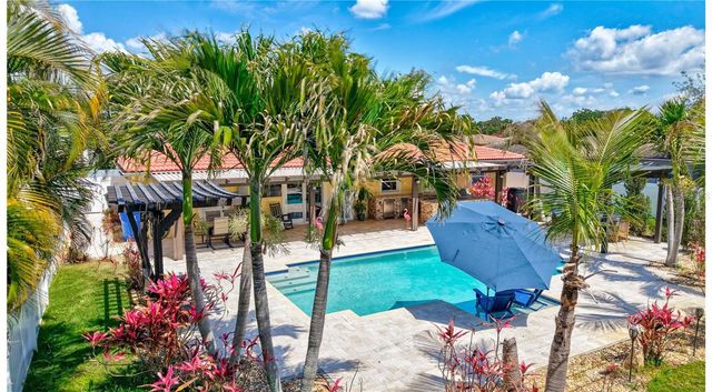 3890 BENSON AVENUE N, St Petersburg, FL 33713