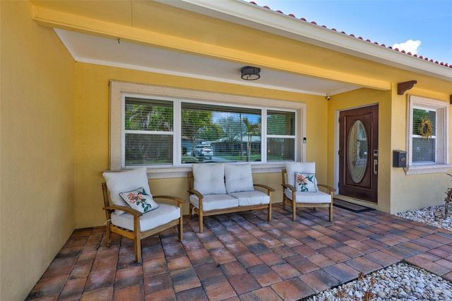 3890 BENSON AVENUE N, St Petersburg, FL 33713