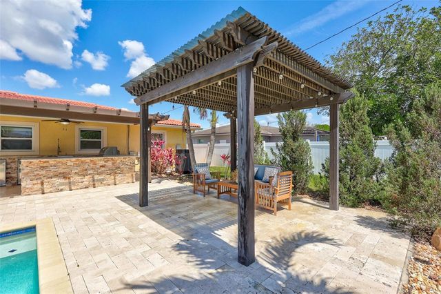 3890 BENSON AVENUE N, St Petersburg, FL 33713