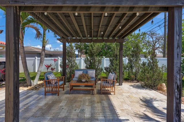 3890 BENSON AVENUE N, St Petersburg, FL 33713