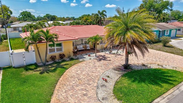 3890 BENSON AVENUE N, St Petersburg, FL 33713