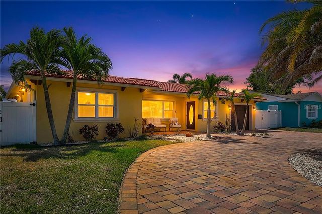 3890 BENSON AVENUE N, St Petersburg, FL 33713