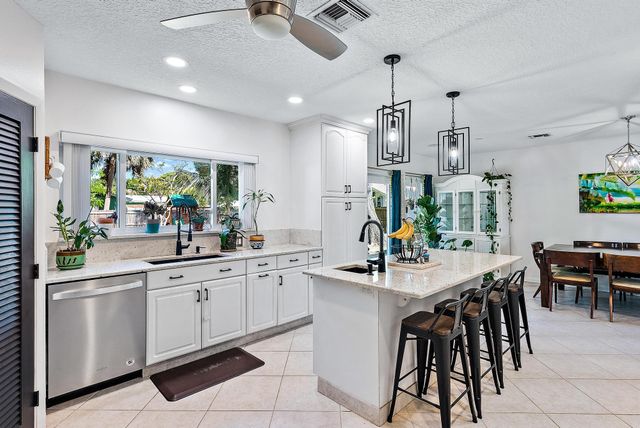 805 E Madison Avenue, Stuart, FL 34996