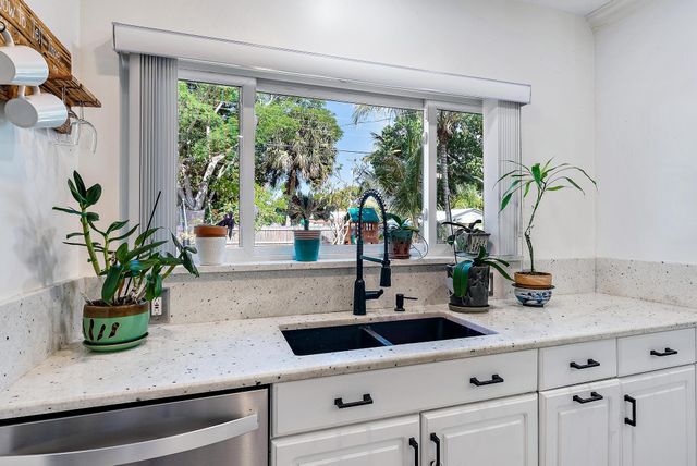 805 E Madison Avenue, Stuart, FL 34996