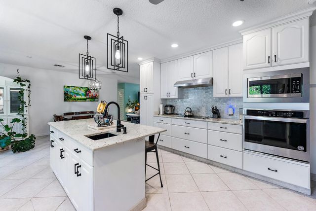 805 E Madison Avenue, Stuart, FL 34996