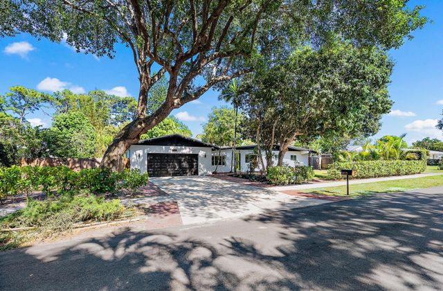 805 E Madison Avenue, Stuart, FL 34996