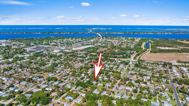 805 E Madison Avenue, Stuart, FL 34996