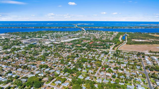 805 E Madison Avenue, Stuart, FL 34996
