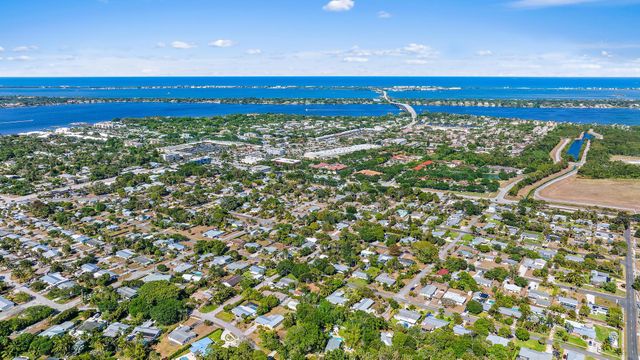 805 E Madison Avenue, Stuart, FL 34996