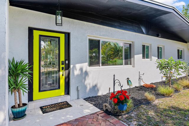 805 E Madison Avenue, Stuart, FL 34996