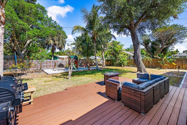 805 E Madison Avenue, Stuart, FL 34996