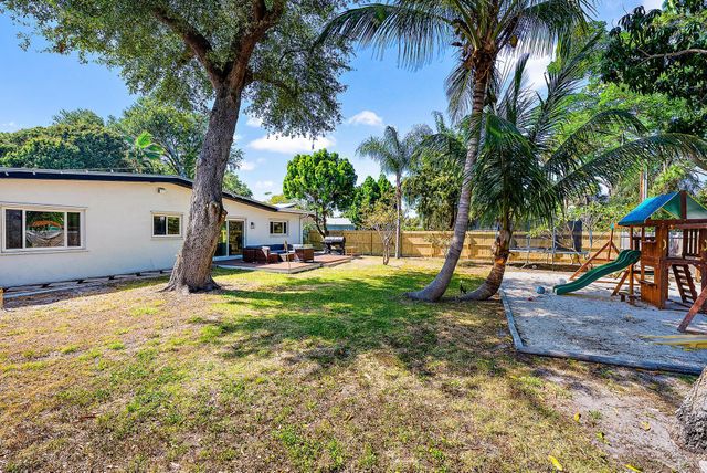 805 E Madison Avenue, Stuart, FL 34996