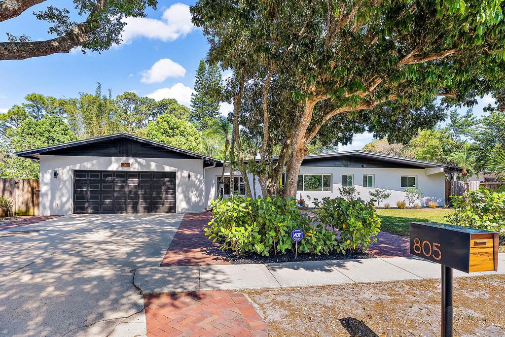 805 E Madison Avenue, Stuart, FL 34996