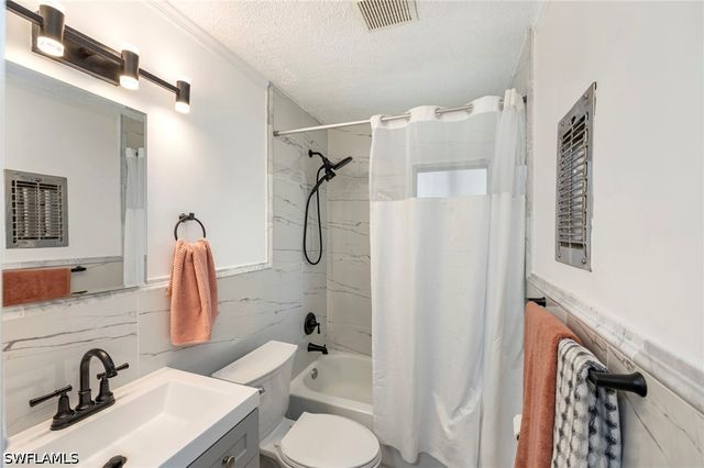 2261 11th ST N, Naples, FL 34103