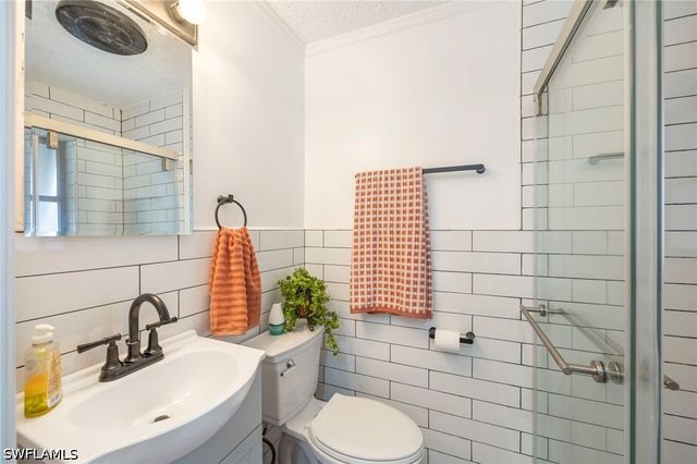 2261 11th ST N, Naples, FL 34103