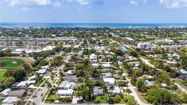 2261 11th ST N, Naples, FL 34103