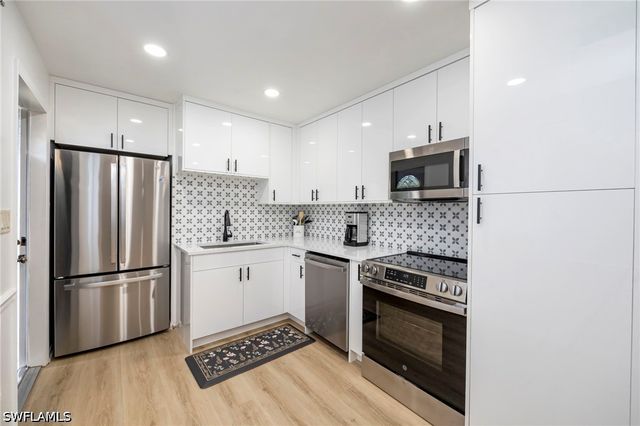 2261 11th ST N, Naples, FL 34103