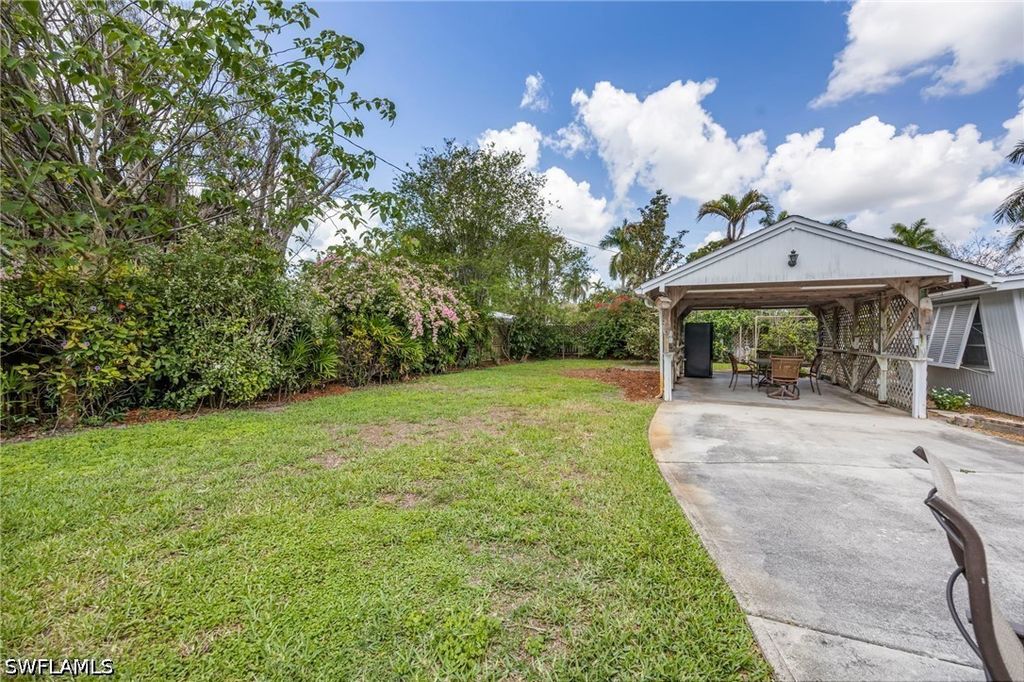 2261 11th ST N, Naples, FL 34103