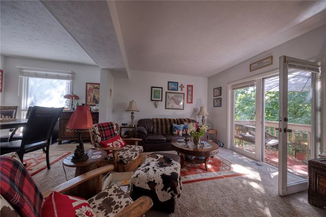 9 Graham Pl, Shadyside, PA 15232