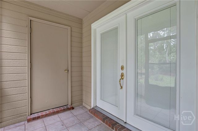 25 Colony Park Drive, Savannah, GA 31406