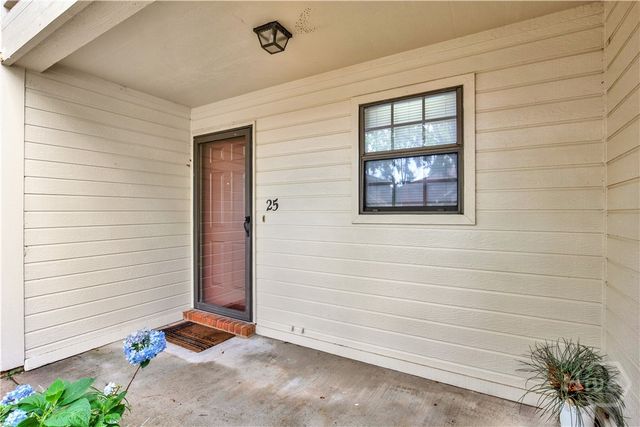 25 Colony Park Drive, Savannah, GA 31406