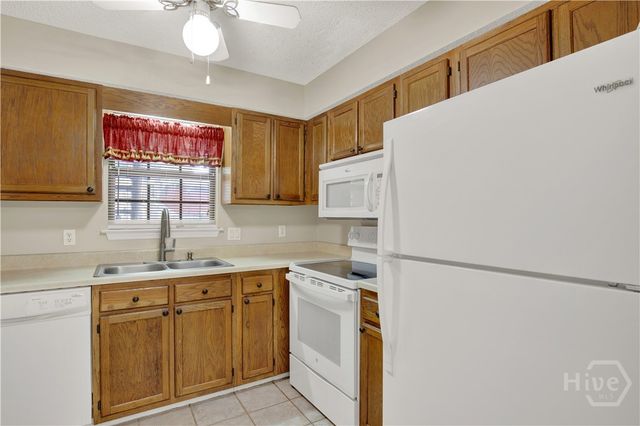 25 Colony Park Drive, Savannah, GA 31406