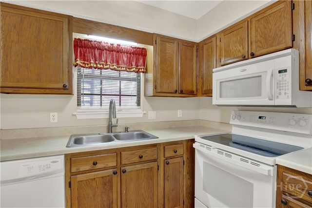 25 Colony Park Drive, Savannah, GA 31406