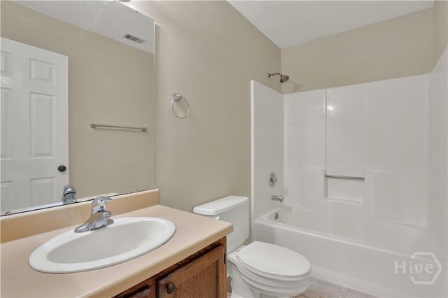 25 Colony Park Drive, Savannah, GA 31406