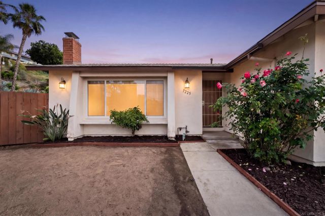 7225 Laura Ct, San Diego, CA 92120